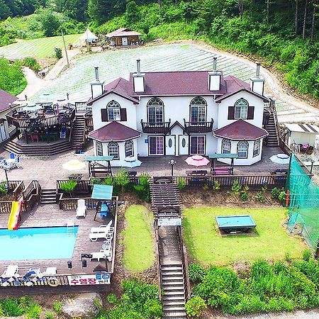 Gold Castle Pension 平昌 外观 照片